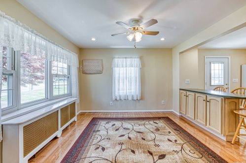 510 Half Hollow Rd, Deer Park NY  11729-1010 exterior