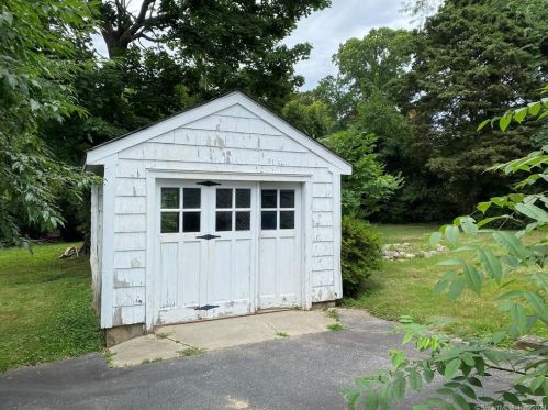 11 Woodlawn Rd, United States Coast Guard Ac, CT 06320-2916
