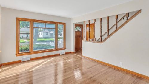 3823 19th St, Milwaukee, WI 53206-2433