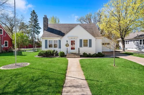 517 2nd Ave, Spectacle Lake, MN 55008-1330