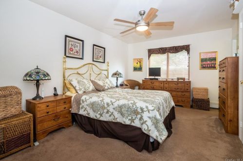 129 Brush Hollow Cres, Rye Brook NY  10573-1630 exterior