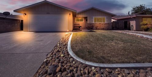 490 Burlington Dr, Vacaville, CA 95687-5721