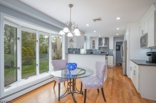 30 Friar Rd, Greystone Park NJ  07950-3022 exterior