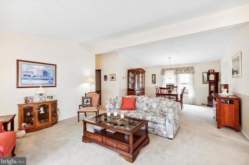 1070 Scenic View Dr, Collegeville PA  19473-2077 exterior