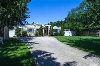 5 Busch St, Hauppauge, NY 11788-4909