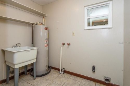 6325 Wynglow Ln, Orlando FL  32818-1311 exterior