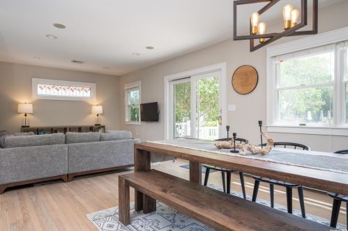 20 Cedar Rd, Elwood NY  11731-4636 exterior