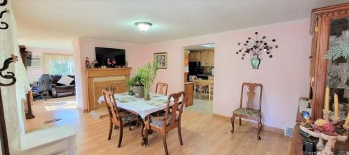1009 Wolcott Rd, Waterbury, CT 06716-1924