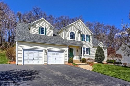 15 Valley View Rd, Manchester, CT 06040-6917