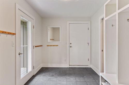 6812 Wooddale Ave, Minneapolis MN  55435-1635 exterior