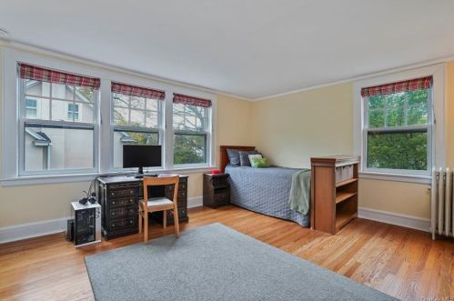 533 Highbrook Ave, New Rochelle NY  10803-2227 exterior