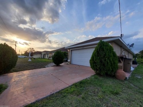 2810 7th St, Lehigh Acres, FL 33976-2557
