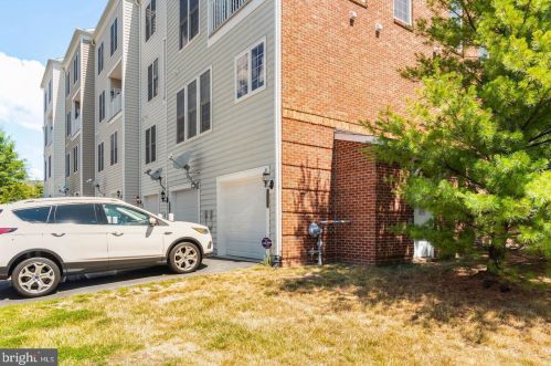 14800 Potomac Branch Dr, Woodbridge VA  22191-4056 exterior