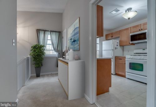 7779 Willow Point Dr, Falls Church, VA 22042-7536