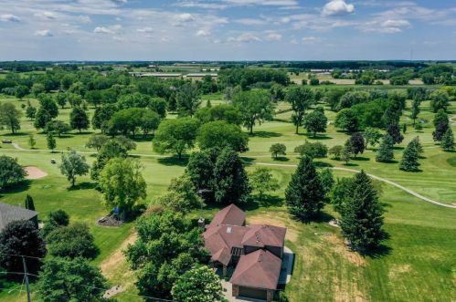 1432 Country Club Ln, Watertown WI  53098-4345 exterior