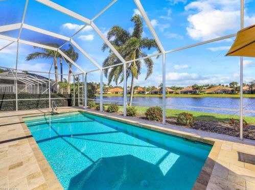 4334 Queen Elizabeth Way, Naples, FL 34119-9572
