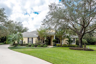 7568 Alister Mackenzie Dr, Sarasota, FL 34240-8702
