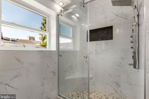 312 Manton St, Philadelphia PA  19147-5213 exterior