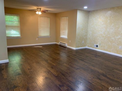 99 Griggs Pl, East Brunswick, NJ 08816-5634