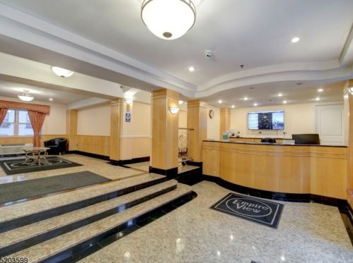 70 Munn Ave, East Orange NJ  07018-4352 exterior