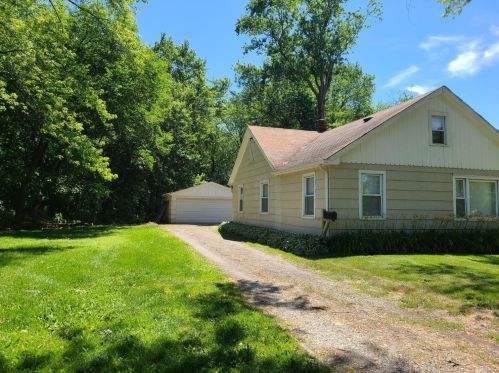 7143 Parrish Ave, Hammond, IN 46323-2342