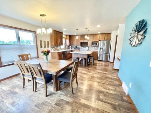 401 Sweetflag Ave, Fond Du Lac WI  54935-1875 exterior