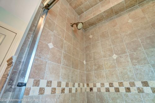 61 Venice Dr, Bricktown NJ  08723-6976 exterior