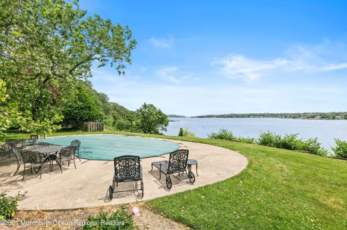 42 Northover Pl, Tinton Falls, NJ 07701-6311