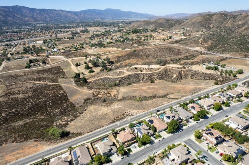 35265 El Diamante Dr, Wildomar CA  92595-7860 exterior