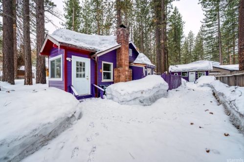 1084 Charles Ave, South Lake Tahoe, CA 96150-3146