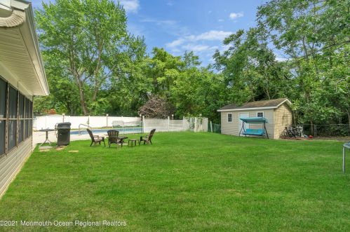 23 Yorkshire Dr, Jackson Twp NJ  08527-2626 exterior