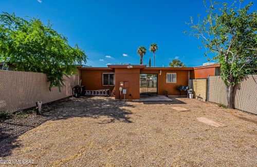 6725 Hawk Dr, Tucson AZ  85730-3247 exterior