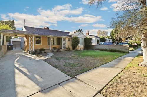 5725 Lemp Ave, North Hollywood, CA 91601-1641