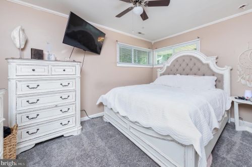 25 Batten Ave, Blenheim NJ  08012-4859 exterior