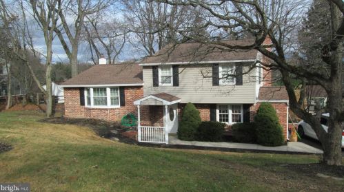 73 Witherington Dr, Southampton, PA 18966-1729