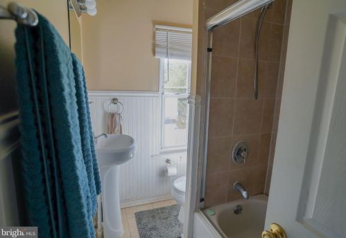 132 Viaduct Ave, Downingtown PA  19335-2847 exterior