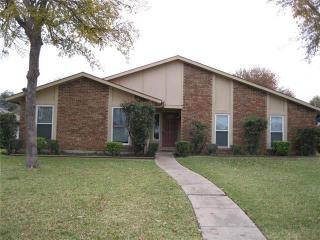 1808 Linda Ln, Richardson TX  75081-2601 exterior