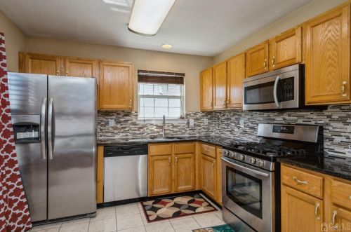 45 Devon Dr, East Brunswick NJ  08816-5329 exterior