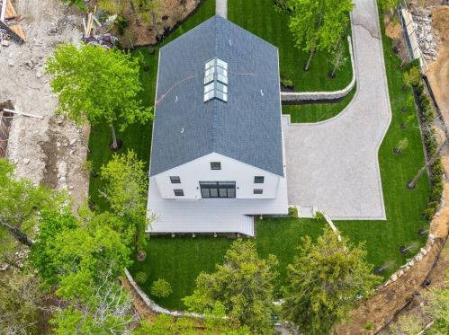 31 Greenwood St, Newton MA  02459-2702 exterior