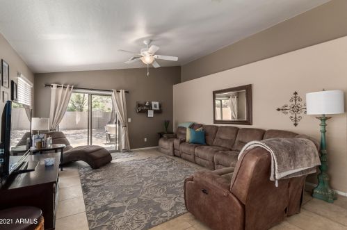 3757 Brighton Ln, Gilbert, AZ 85297-7976