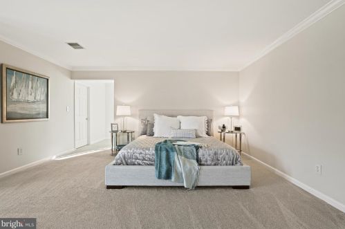 3211 Winter Sun Ter, Herndon VA  20171-1939 exterior