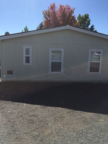 175 J St, Metolius, OR 97741-2122