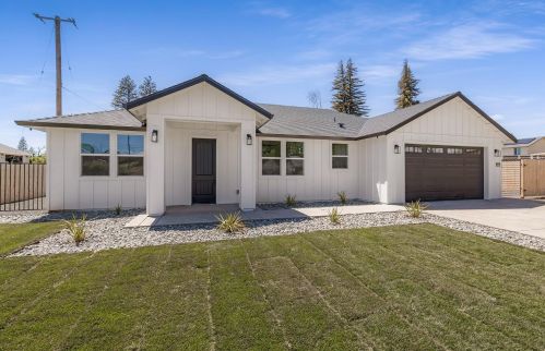 6081 Maxwood Dr, Paradise CA  95969-4348 exterior