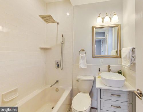 2119 1st St, Washington DC  20001-1004 exterior