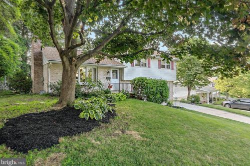 106 Green Lane Dr, Camp Hill, PA 17011-8313