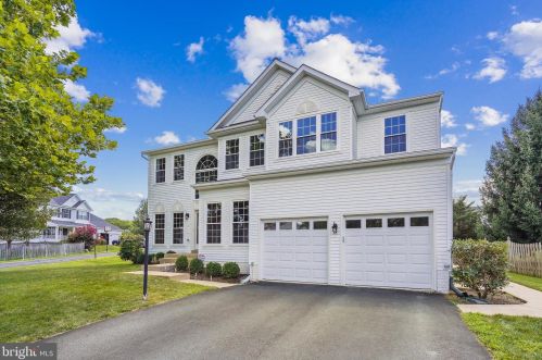 9641 Looking Glass Ct, Bristow, VA 20136-2446
