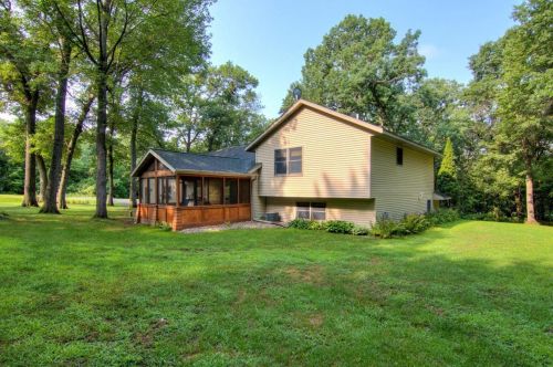 827 250th St, East Farmington WI  54020-4320 exterior