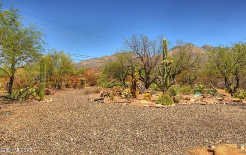 7901 Coronado Rd, Tucson, AZ 85750-9613