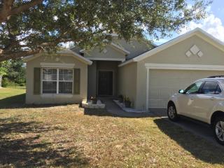 3955 Hillingdon Rd, Tavares, FL 32778-5729