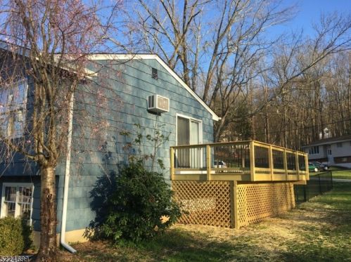 100 Forest Rd, Andover NJ  07821-2233 exterior